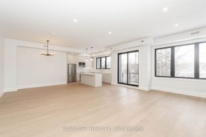 3-bedroom condo townhouse for rent in Newmarket — 7 - 59 Charles Street