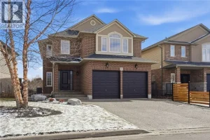 4-bedroom home for sale in Hamilton — 7 Peggy Way
