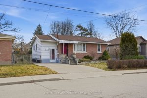 2-bedroom detached home for sale in Hamilton — 7 West 1st Street