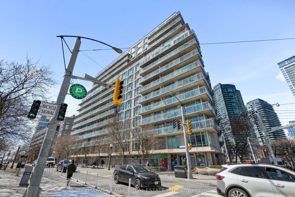1-bedroom condo apartment for sale in Toronto — 803 - 650 Queens Quay N/a W (Photo 1)