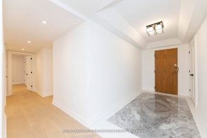 2-bedroom condo apartment for sale in Toronto — 805 - 61 St Clair Avenue W