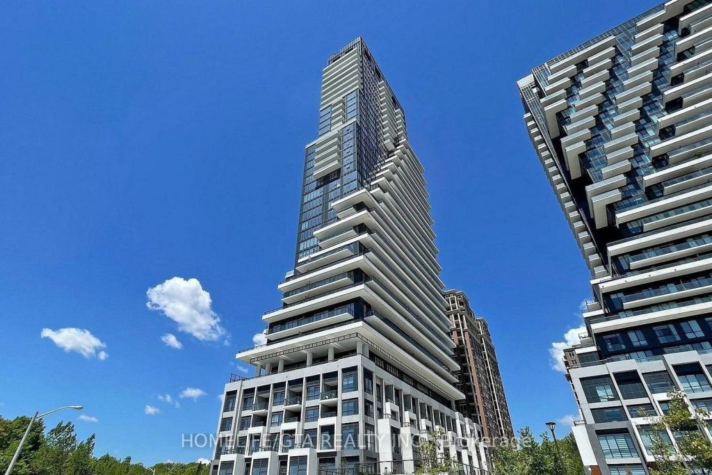 1-bedroom condo apartment for rent in Toronto — 806 - 10 Inn On The Park Drive (Photo 1)