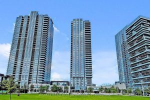 1-bedroom condo apartment for sale in Toronto — 808 - 255 Village Green Square