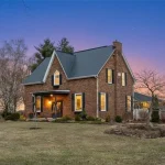 6-bedroom home for sale in Norwich (twp) — 812412 Base Line Line (Photo 5)