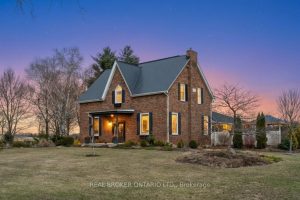 6-bedroom farm home for sale in Oxford — 812412 Baseline Road
