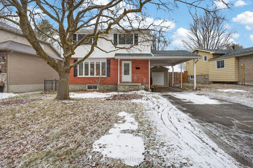 3-bedroom detached home for sale in Frontenac — 821 Mona Drive (Photo 1)