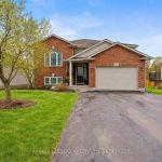2-bedroom detached home for sale in Niagara — 8424 Mulberry Drive (Photo 3)