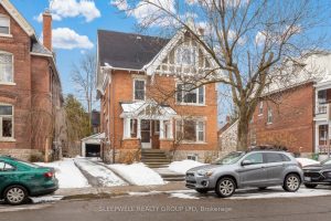 5-bedroom triplex home for sale in Ottawa — 84 Fourth Avenue