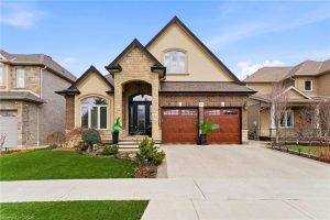 3-bedroom detached home for sale in Hamilton — 85 Hillcroft Drive