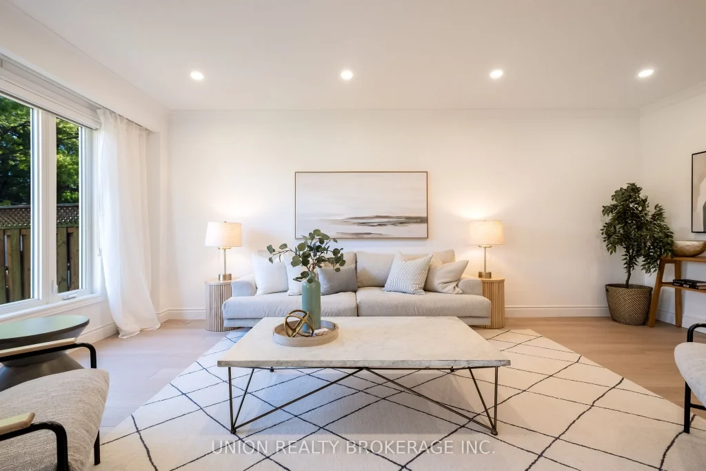 4-bedroom detached home for sale in Toronto — 85 Lapeer Boulevard (Photo 1)