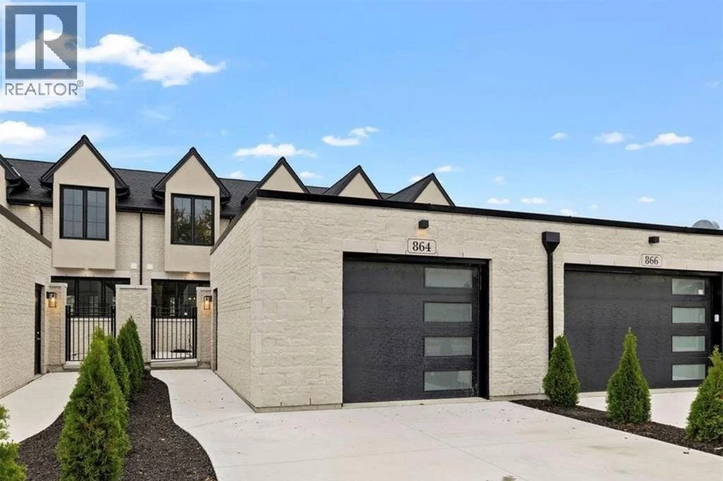 3-bedroom home for sale in Chatham — 864 Park Avenue West (Photo 1)