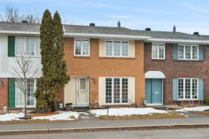 4-bedroom condo townhouse for sale in North Dumfries — 87 - 386 Kintyre Private