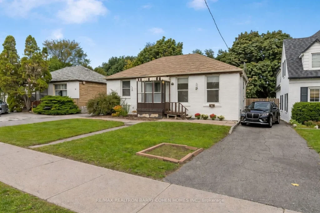 2-bedroom detached home for rent in Markham — 88 Steeles Avenue E (Photo 1)
