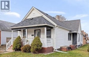 3-bedroom home for sale in Windsor — 894 University Avenue
