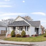 3-bedroom home for sale in Windsor — 894 University Avenue (Photo 2)