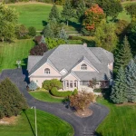 4-bedroom detached home for sale in Halton — 8 Deer Run Crescent (Photo 4)