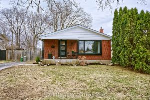3-bedroom detached home for sale in Middlesex — 8 Metcalfe Crescent