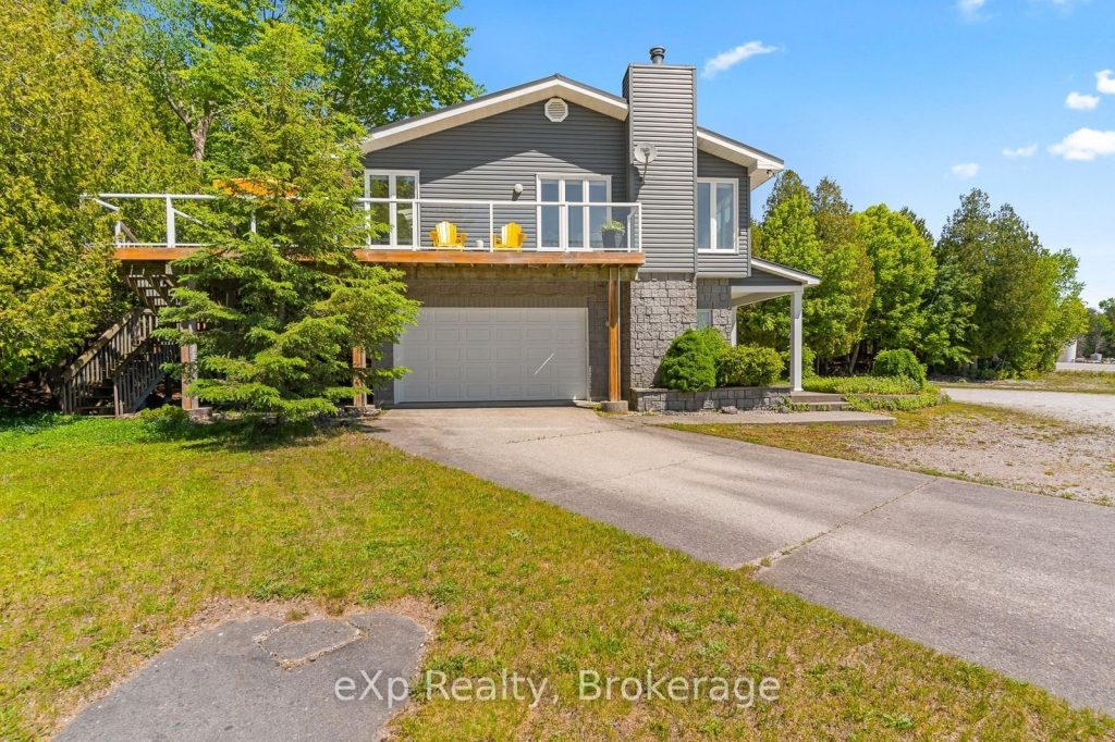 4-bedroom detached home for sale in Bruce — 900 Berford Street (Photo 1)