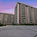 3-bedroom condo apartment for sale in York — 901 - 80 Inverlochy Boulevard (Photo 3)