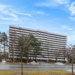 3-bedroom condo apartment for sale in York — 901 - 80 Inverlochy Boulevard (Photo 4)