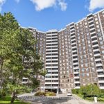 3-bedroom condo apartment for rent in Toronto — 909 - 10 Edgecliff Golfway (Photo 1)