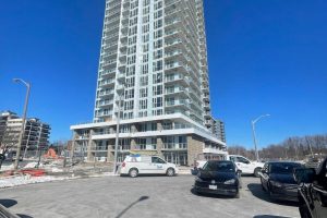 1-bedroom condo apartment for rent in Toronto — 913 - 10 Deerlick Crescent
