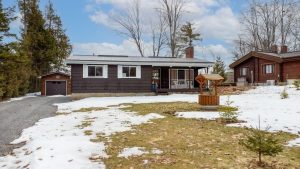 3-bedroom detached home for sale in Peterborough — 913 Drain Drive