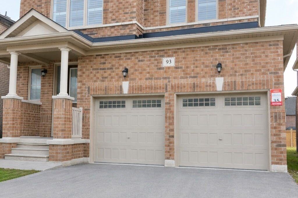 4-bedroom detached home for sale in Durham — 93 Wamsley Crescent (Photo 1)