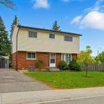 4-bedroom detached home for sale in Hamilton — 942 Upper Gage Avenue (Photo 4)