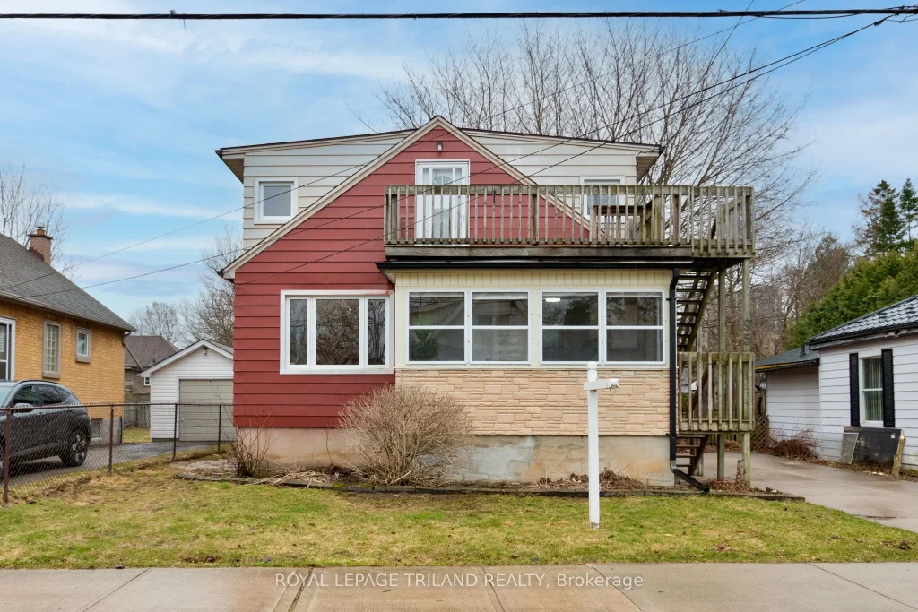 6-bedroom detached home for sale in Middlesex — 95 Albion Street (Photo 1)