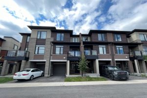 2-bedroom condo townhouse for rent in Hamilton — 99 - 590 North Service Road E