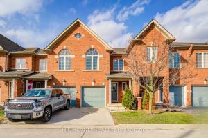3-bedroom condo townhouse for sale in Peel — 99 - 6399 Spinnaker Circle