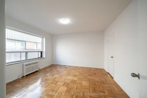 1-bedroom condo apartment for rent in Toronto — 9 - 156 Kingston Road