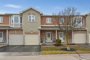 3-bedroom condo townhouse for sale in Halton — 9 - 2229 Walkers Line