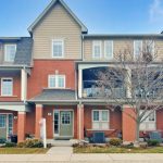 2-bedroom condo townhouse for sale in Halton — 9 - 2360 Parkhaven Boulevard (Photo 1)