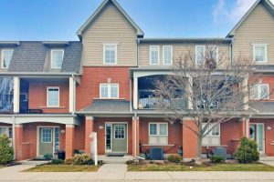 2-bedroom condo townhouse for sale in Halton — 9 - 2360 Parkhaven Boulevard