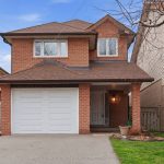 4-bedroom detached home for sale in Peel — 9 Crestview Avenue (Photo 4)