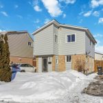4-bedroom detached home for sale in Peel — 9 Crestview Avenue (Photo 5)