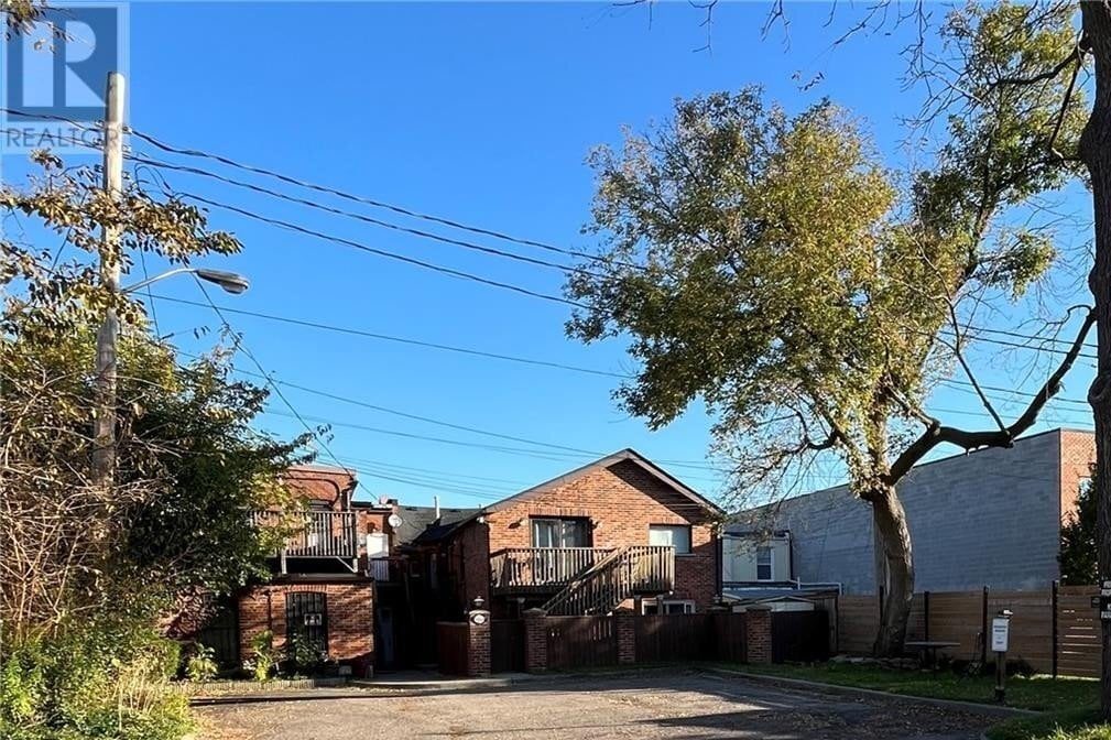 3-bedroom home for rent in Dundas — A - 56 King Street West (Photo 1)