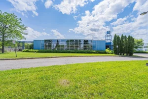 Studio commercial retail home for rent in Ottawa — A - 90 Bill Leathem Drive