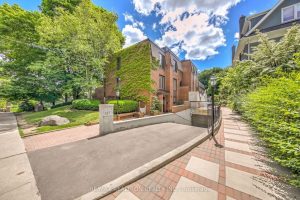2-bedroom condo townhouse for sale in Toronto — B - 187 Sherwood Avenue