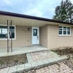 2-bedroom detached home for rent in Barrie — B - 419 Mapleview Drive E (Photo 2)