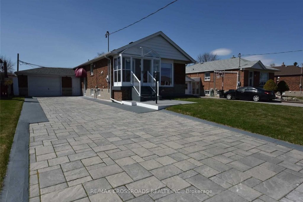 2-bedroom detached home for rent in Toronto — Bsmt - 16 Crosland Drive (Photo 1)