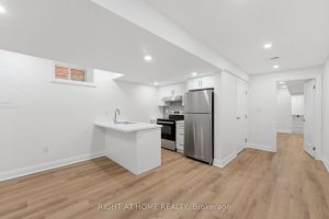 1-bedroom lower level home for rent in Hamilton — LOWER - 187 Oak Avenue