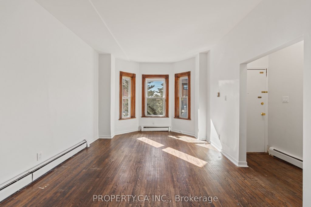 3-bedroom detached home for rent in Toronto — Main - 120 Stephenson Avenue (Photo 1)