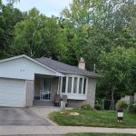 3-bedroom detached home for rent in Toronto — Main - 29 Stoney Creek Drive (Photo 4)