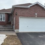 3-bedroom detached home for rent in Barrie — Main - 32 Ryan Court (Photo 5)