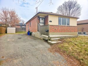 3-bedroom detached home for rent in Oshawa — Main - 459 Addison Street