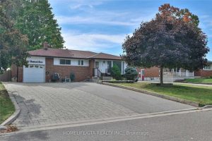 3-bedroom detached home for rent in Oshawa — Main - 461 Brentwood Avenue
