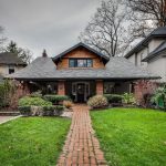 5-bedroom detached home for rent in Toronto — Main - 82 Gough Avenue (Photo 5)